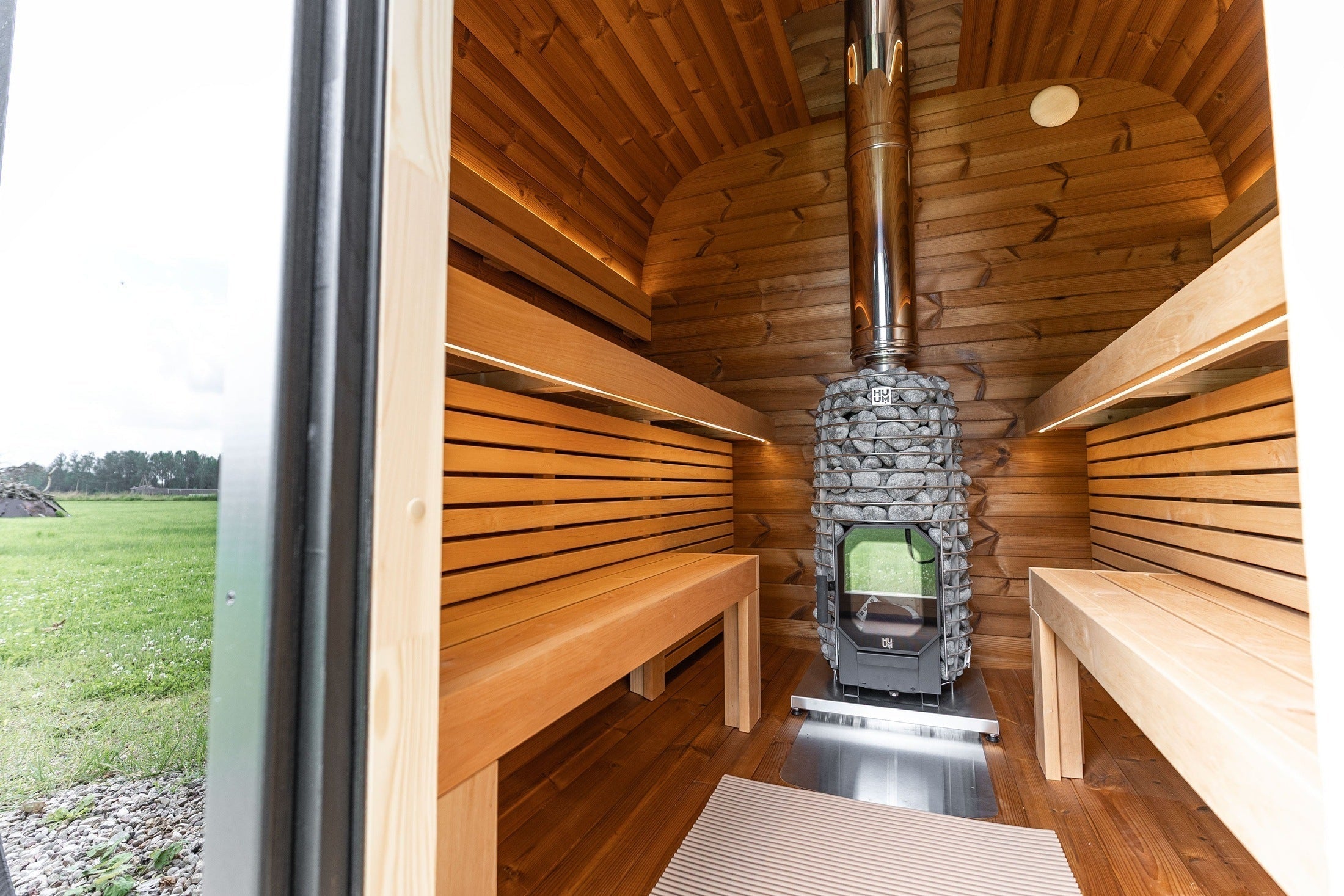 Leil Black Cube Comfort 6 Person Outdoor Sauna Kit