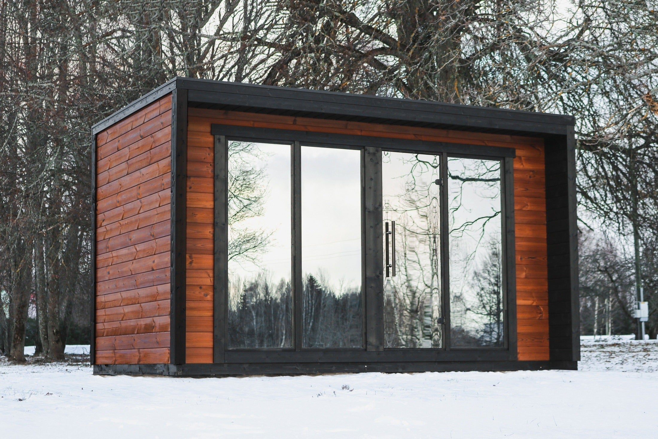 Leil Patio L 5 Person Outdoor Sauna with Large Changing Room