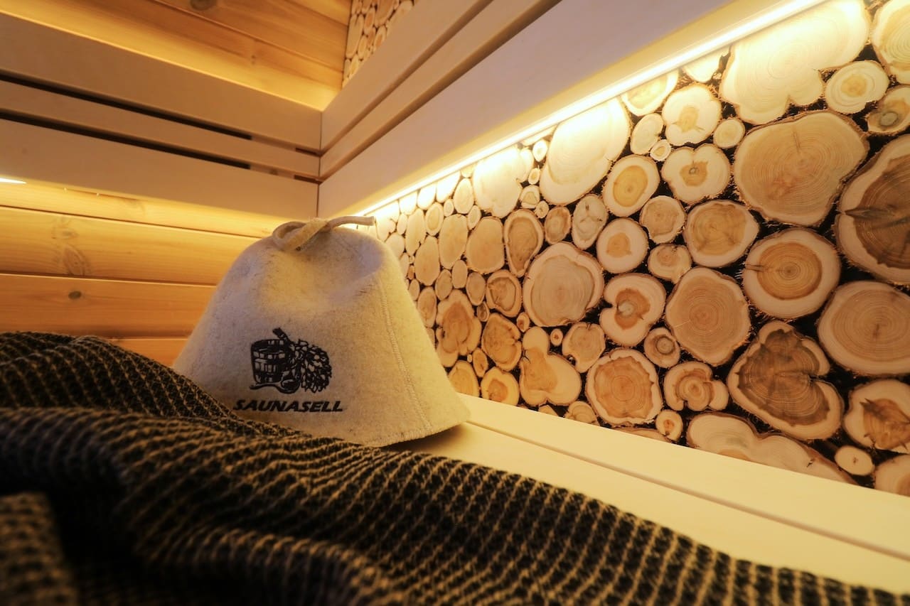 Leil Round Cube Mini Outdoor Sauna 4-5 Person