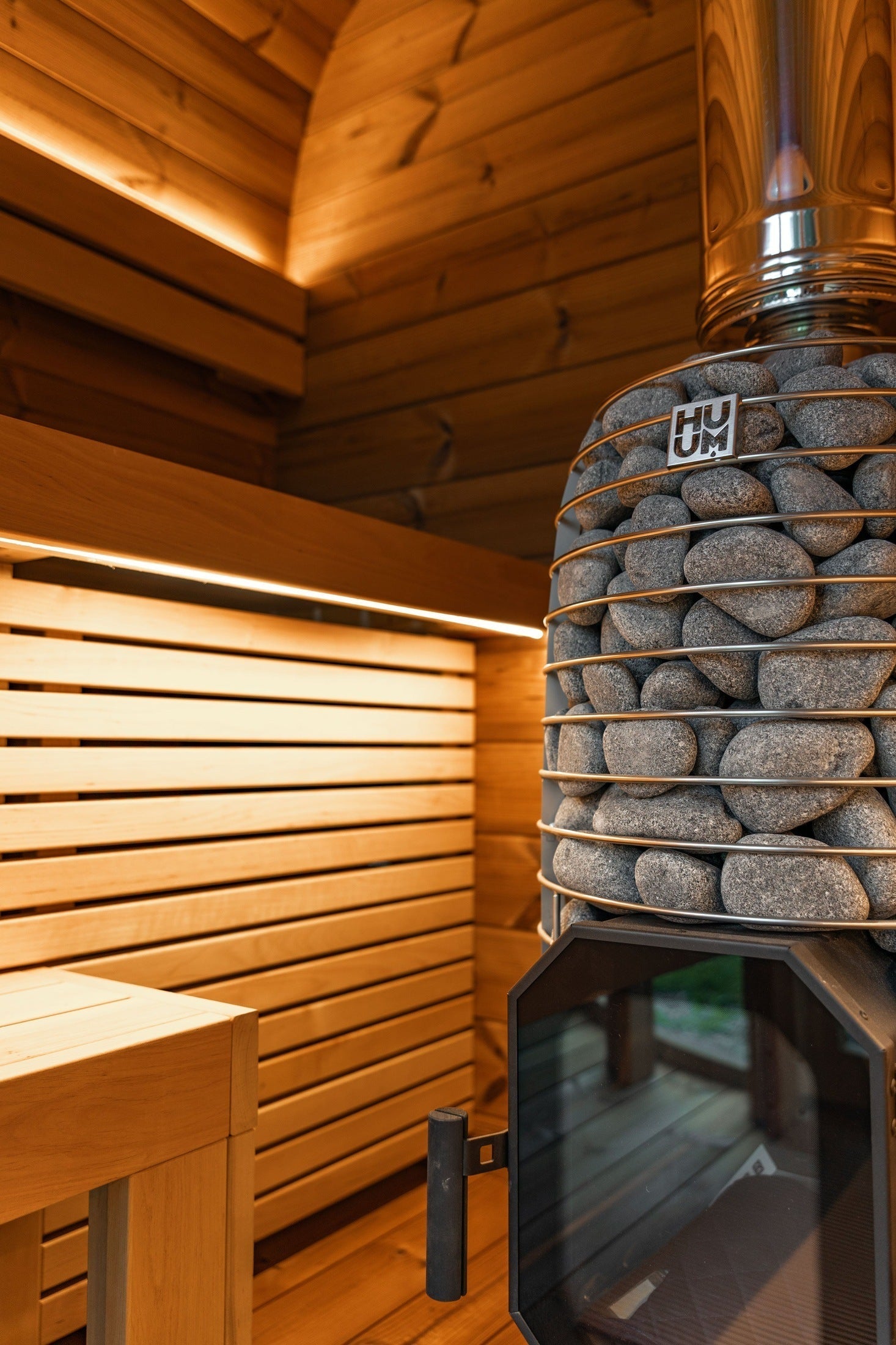Leil Black Cube Comfort 6 Person Outdoor Sauna Kit