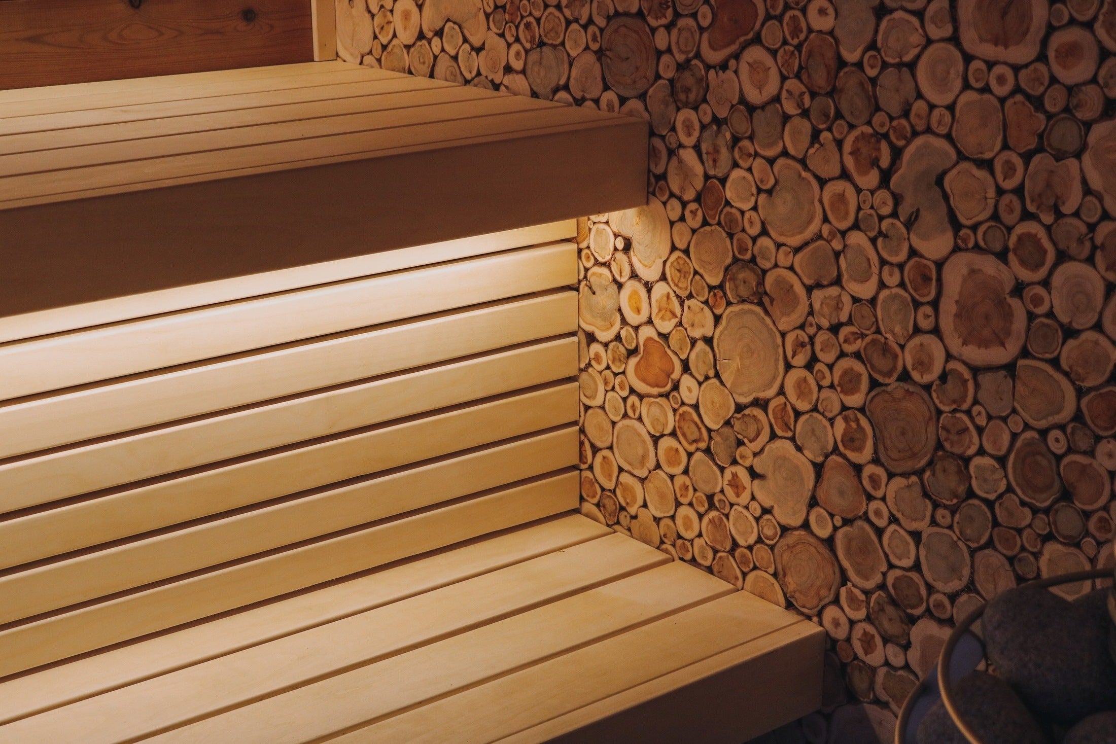 Leil Round Cube Single Outdoor Sauna 6-8 Person