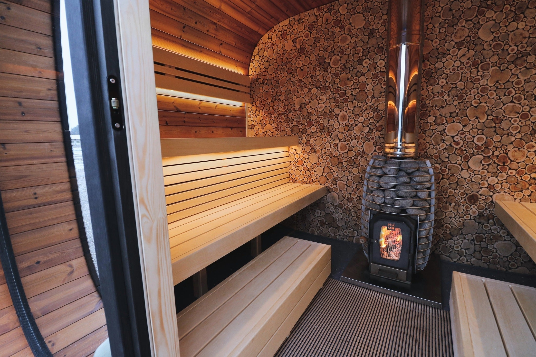 Leil Round Cube Single Outdoor Sauna 6-8 Person