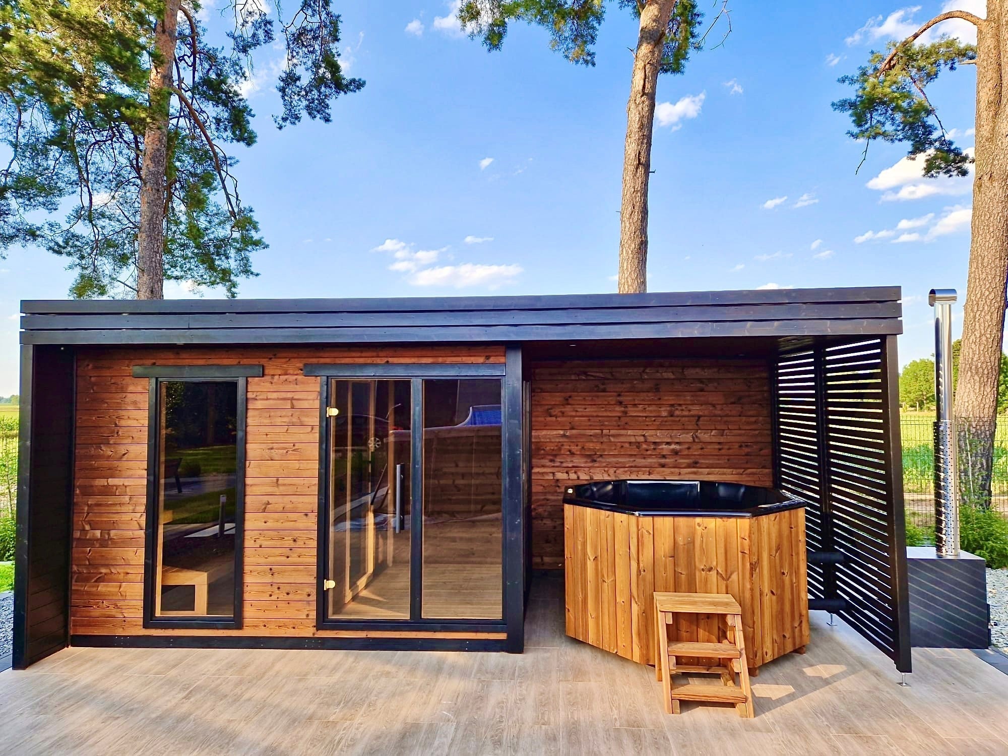 Leil Patio L Plus 5 Person Outdoor Sauna