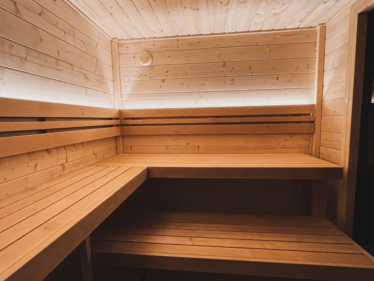 Leil Patio S 4-5 Person Outdoor Sauna